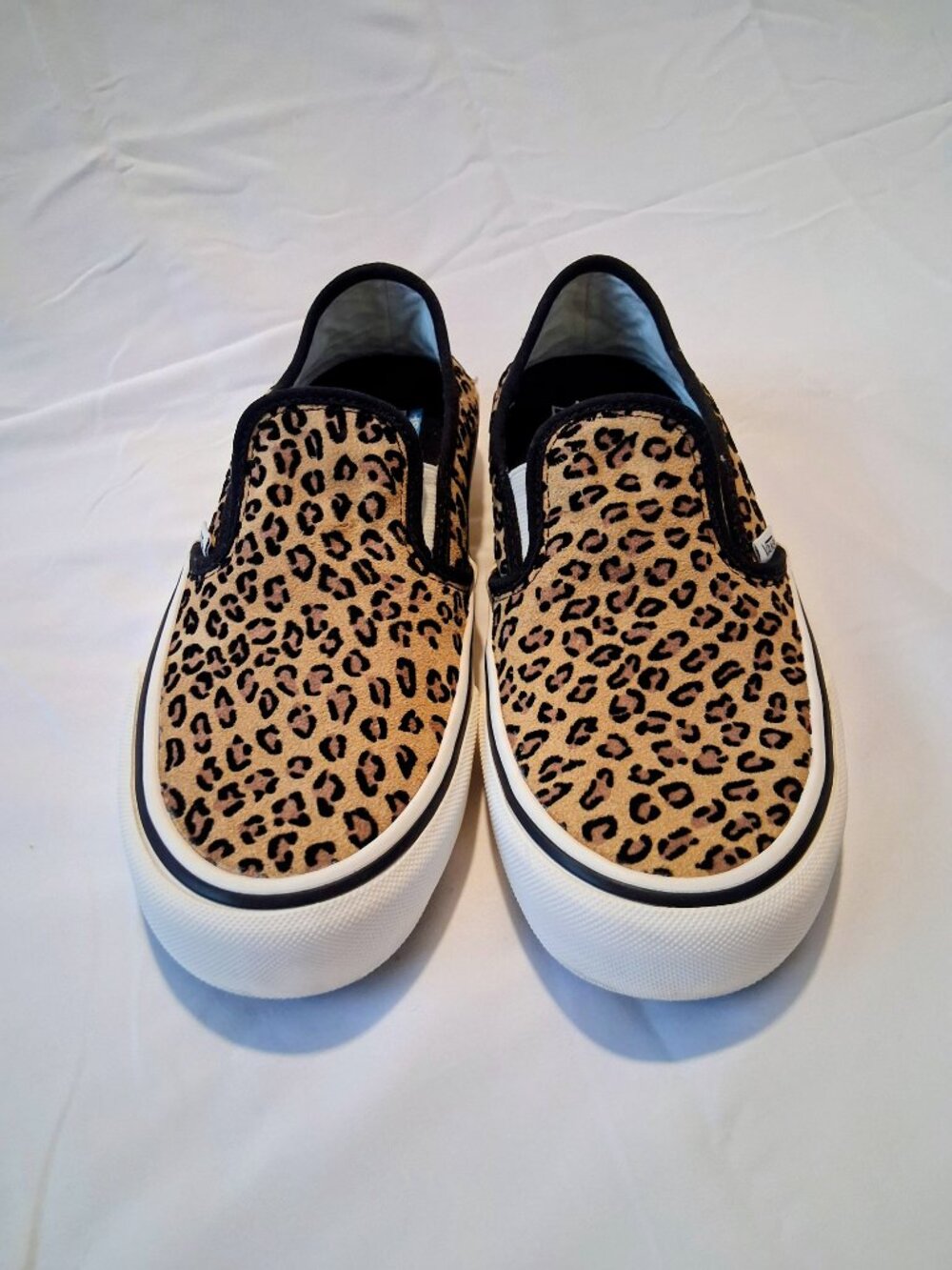 Vans Slip-on UltraCush Canvas Leapard Print Skate Shoe. - Picture 3 of 10